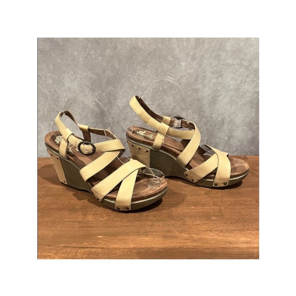 Dansko Tan Wedge Platform Sandals size 40 / 9.5-10